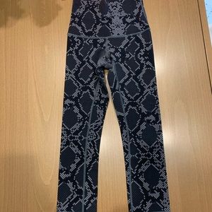 Lululemon crop leggings